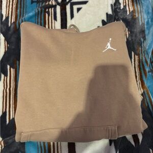 Cream 
Medium 
Never worn